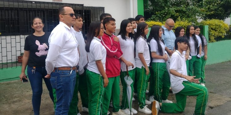 Secretaria de Educación y padres de familia del colegio Germán Pardo llegaron a un acuerdo