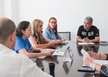 Alcaldía de Ibagué y representantes del sector funerario analizan actualización de normativas