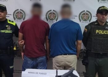 Motociclistas fueron detenidos con arma de fuego en Honda 