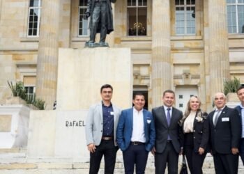 La Alcaldesa Johana Aranda estuvo en la presente en la radicación de proyecto de ley para combatir el desempleo en Ibagué