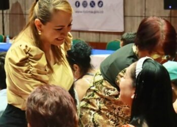 Entregan apoyos tecnológicos a cuidadores en Saldaña