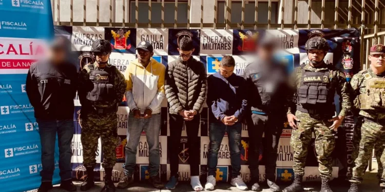 Desmantelan red criminal que robaba armas de batallones para disidencias de las Farc: hay militares implicados