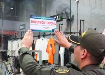 Autoridades en Ibagué sancionaron a cinco locales y dos vendedores ambulantes por ruido en la Carrera Tercera