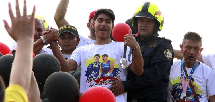 ¡Merecida bienvenida! Ángel Barajas fue recibido por una caravana en Cúcuta