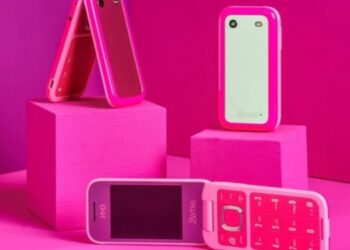 Ya salió al mercado el nuevo celular de Barbie ¿lo compraría?