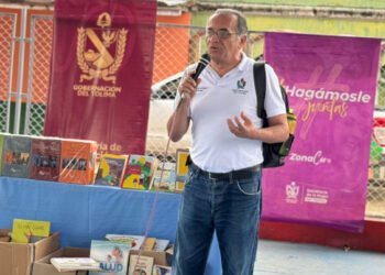 Gobernación realiza donación a la biblioteca de Villarrica 