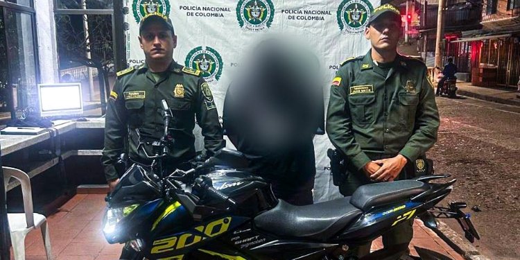 Capturaron a un hombre que iba en una motocicleta con los sistemas de seguridad regrabados
