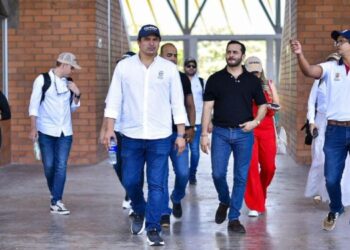 Una visita de talla nacional recorrió los escenarios deportivos de Ibagué