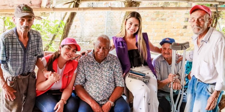 Brindaron un nuevo hogar a don Leonel en el Jardín de los Abuelos