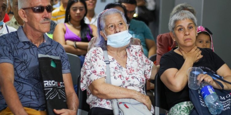 Hacinamiento, largas horas de espera y consultas simultáneas fueron algunas de las fallas que encontró la Secretaría de Salud a una IPS oftalmológica