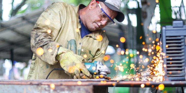 Guitarra de Navidad se transformó en monumento de Ibagué