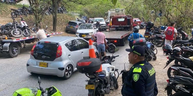 Agentes de Tránsito inmovilizaron 16 motocicletas por abandono en la vía Ibagué – Payandé