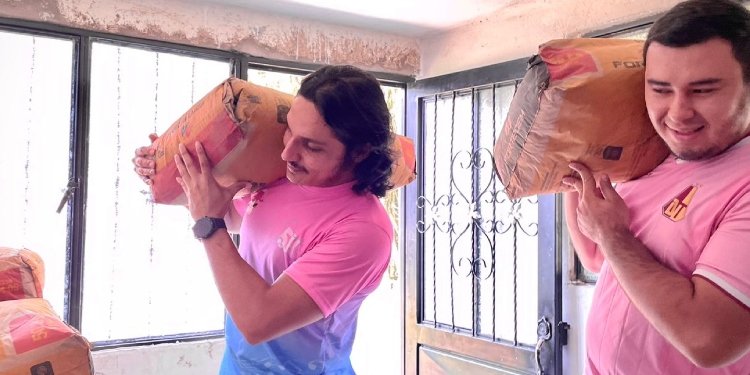 Con materiales e insumos, la Alcaldía apoya construcción de escaleras en la vereda Alaska