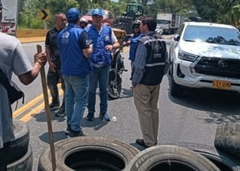 Continúan los bloqueos en el Tolima por parte de los camioneros