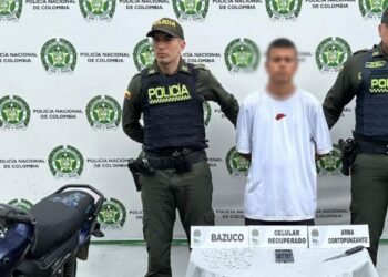 Sujeto se movilizaba en una moto con bazuco y le encontraron un celular hurtado