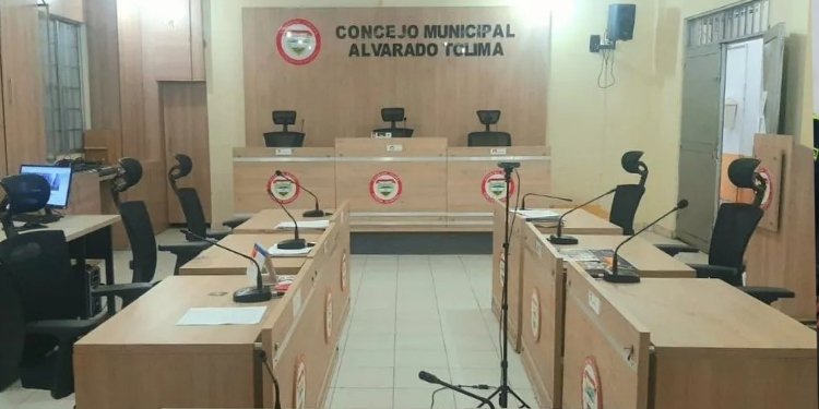 Fiscalía imputó cargos por corrupción a Secretaria del Concejo de Alvarado