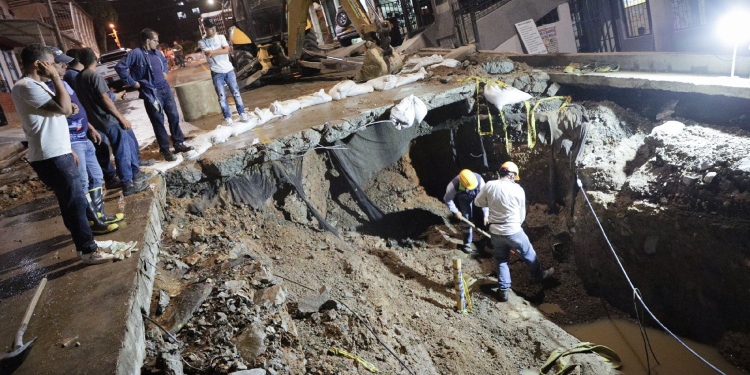 Tanto la Alcaldía de Ibagué como el IBAL trabajan sin descanso en la emergencia ocurrida en el barrio Libertador