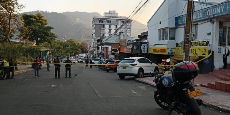 Por robarle una cadena de oro, le arrebataron la vida a un oficial retirado que estaba con su hijo