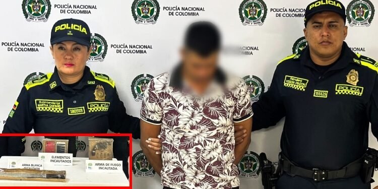 Pillado por operador de las cámaras de videovigilancia sujeto que tenía un revólver