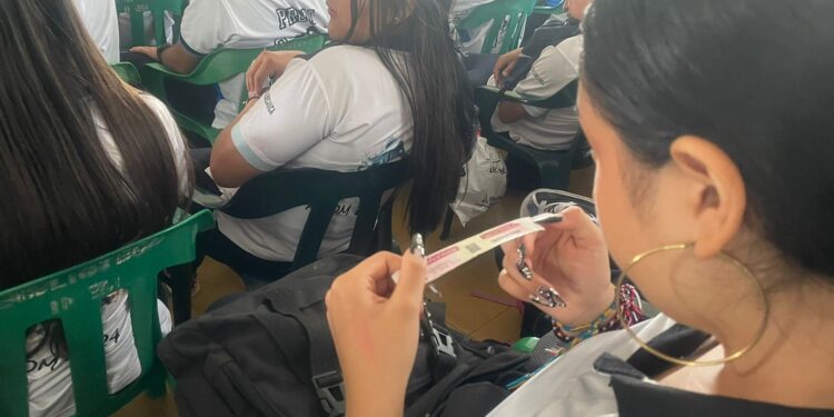 Estudiantes del colegio INEM Manuel Murillo Toro fueron capacitados en estrategias anti contrabando