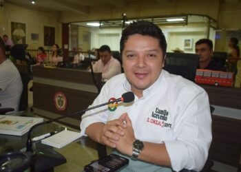 Concejal Camilo Acevedo fue víctima de los ladrones que abrieron su vehículo