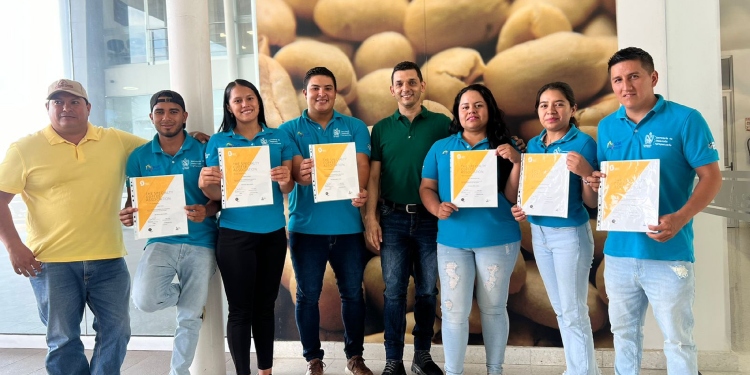 Seis jóvenes tolimenses certificados como catadores profesionales de café