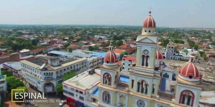 Tres barrios inundados por lluvias en el Espinal