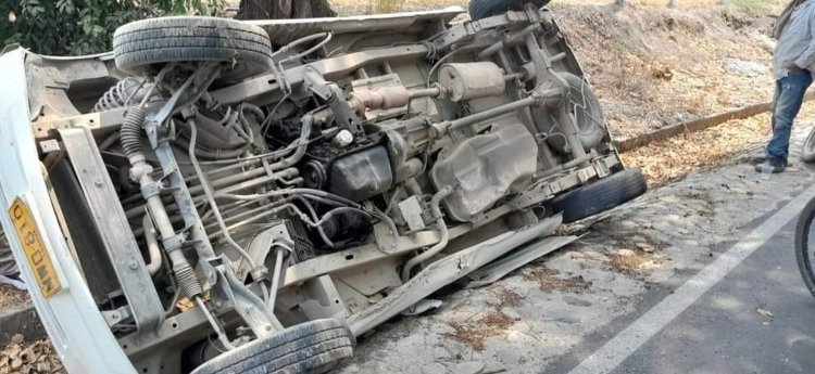 Ruta escolar se volcó en la vereda Guasimal de El Espinal