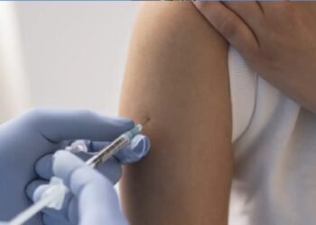 En Reino Unido desarrollan primera vacuna para prevenir el cáncer de ovario