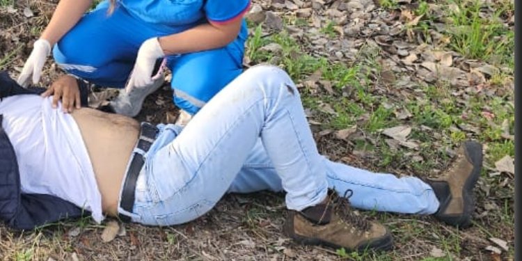 Motero falleció al chocar contra un árbol en La Variante a Bogotá