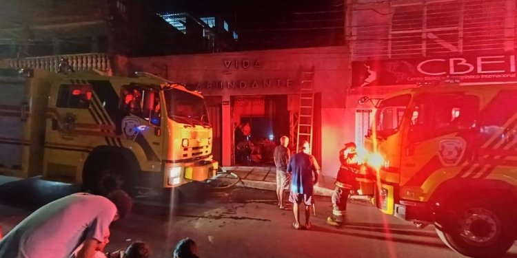 Cortocircuito habría provocado incendio en centro religioso