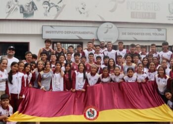 Campeones de Juegos Intercolegiados Departamentales recibieron implementación deportiva