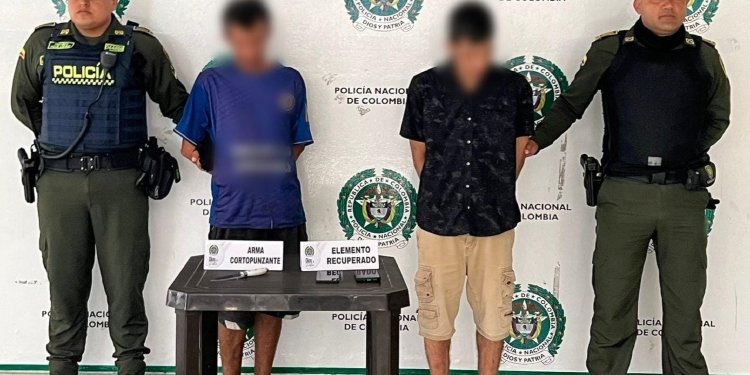 Sujetos habrían atracado a un hombre usando un cuchillo para hurtarle los celulares