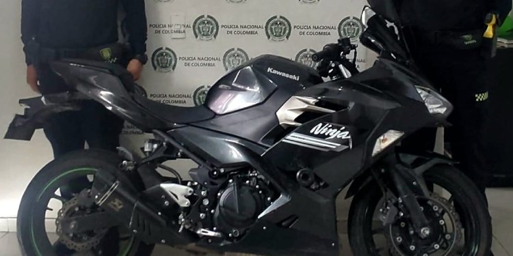 Recuperaron una motocicleta Ninja que estaba en un parqueadero en el barrio Las Ferias