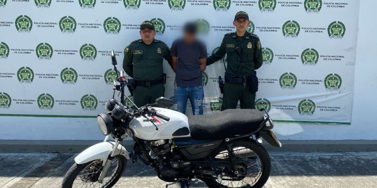 Por seguimiento de las cámaras de videovigilancia capturaron a hombre y recuperaron moto hurtada