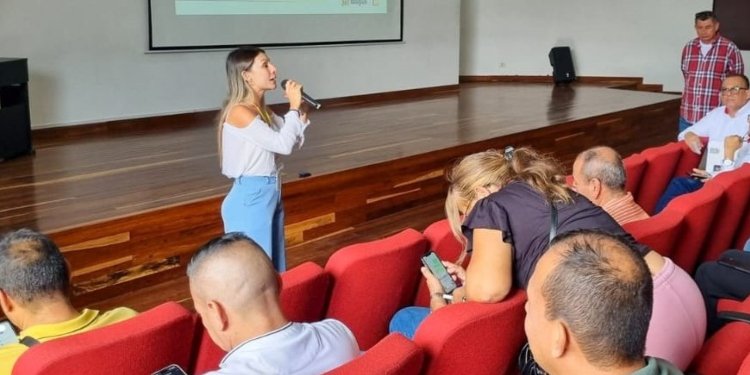 Alcaldía sostuvo una reunión con el gremio de parqueaderos para reducir sanciones