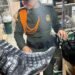 130 kilos de piel de cocodrilo en zapatos y bolsos fueron encontrados en locales de Bogotá
