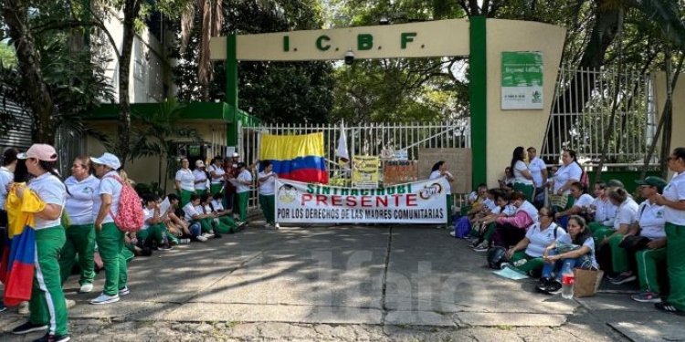 Protesta nacional de madres comunitarias del ICBF en Ibagué: exigen el cumplimiento de acuerdos