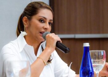 Adriana Magaly Matiz presente en cumbre de Gobernadores por La Paz en Villavicencio 