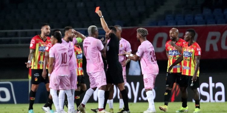 Polémica derrota del Deportes Tolima ante el Deportivo Pereira