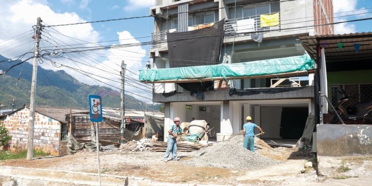 En Ibagué las autoridades recuperaron 57 metros cuadrados de espacio público invadido en el barrio Jordán