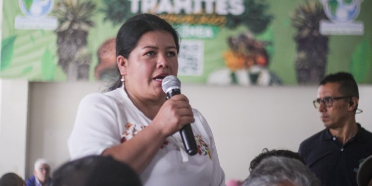 Entregan herramientas tecnológicas para tratamiento de residuos sólidos a campesinos en Icononzo  