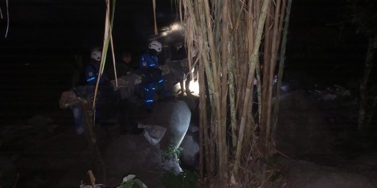 Deslizamiento en Cajamarca causado por presunta minería ilegal deja atrapados y activa plan de emergencia de la Gobernación del Tolima