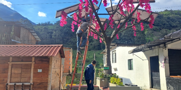 Por conectar un congelador quemaron Árbol Solar de Juntas