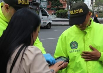 Con vallas cercaron la carrera Tercera para efectuar diferentes registros y controles