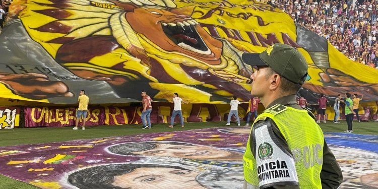 Hincha del Deportes Tolima fue capturado con un arma blanca en la tribuna sur del Estadio Manuel Murillo Toro