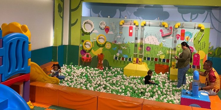 Grave incidente en parque de atracciones Game Box de Multicentro Ibagué: niño de 4 años sufre severa lesión en la mano