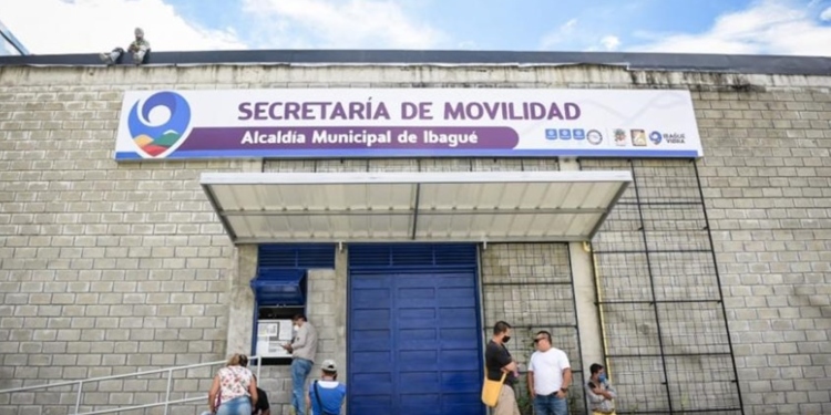 Secretaría de Movilidad recomienda denunciar a los conductores que abandonan la ruta en sus canales legales