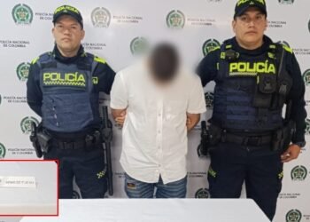 Detenido cuando iba en una moto como parrillero y llevaba un arma de fuego