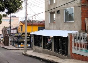 Ya está la orden para demoler parte del edificio que ocupó el espacio público en El Limonar